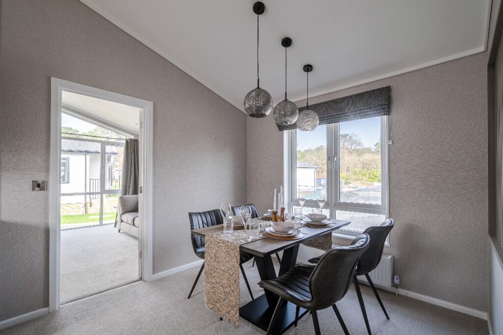 Blandford Road,
Poole, 
Dorset, 
BH16 6AB photo 4