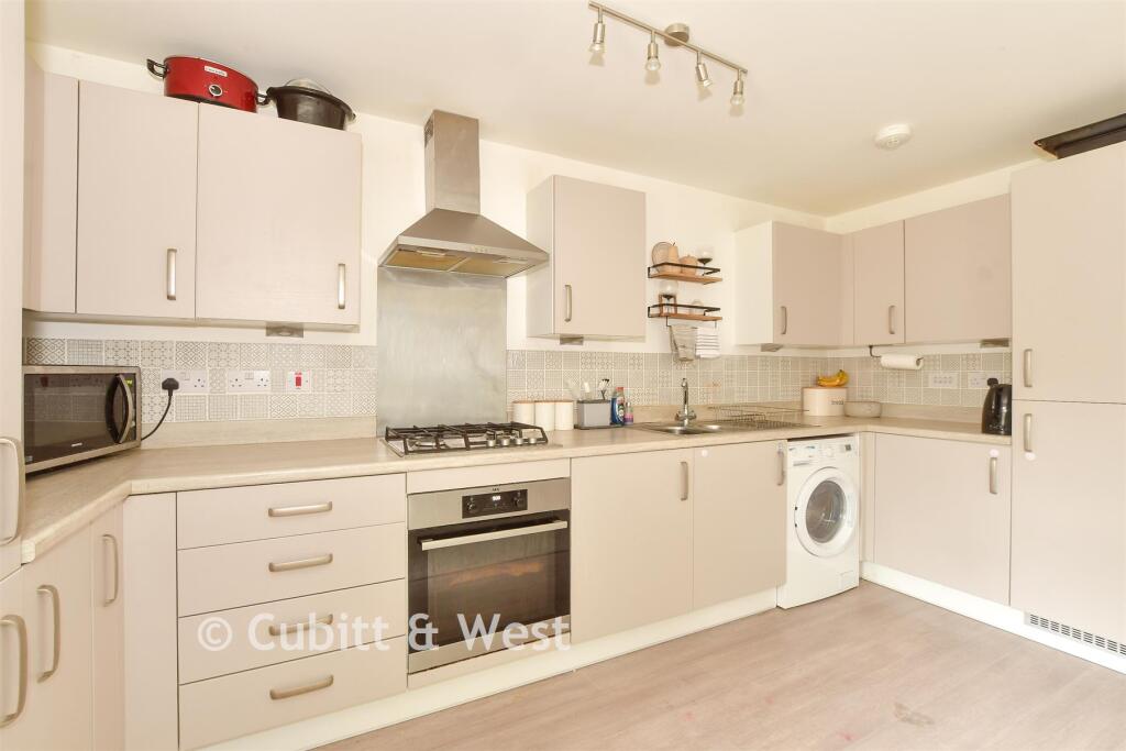 Apartment in Horsham, North Horsham - View 3