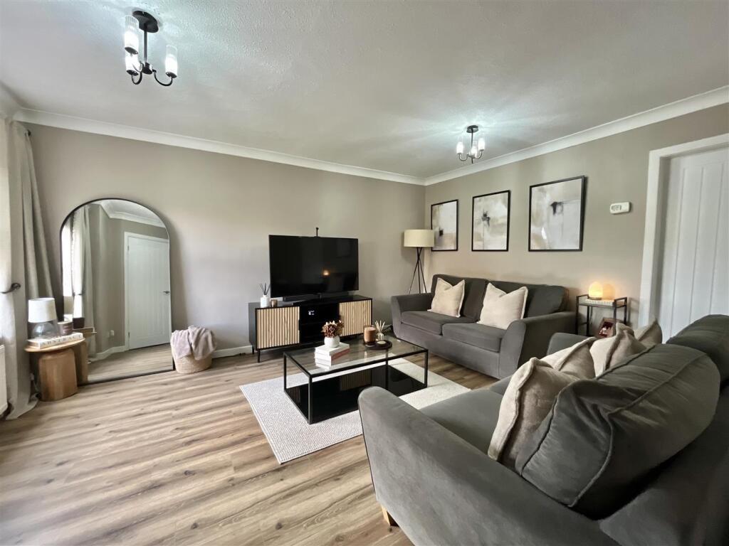 Asquith Avenue, Dukinfield photo 4