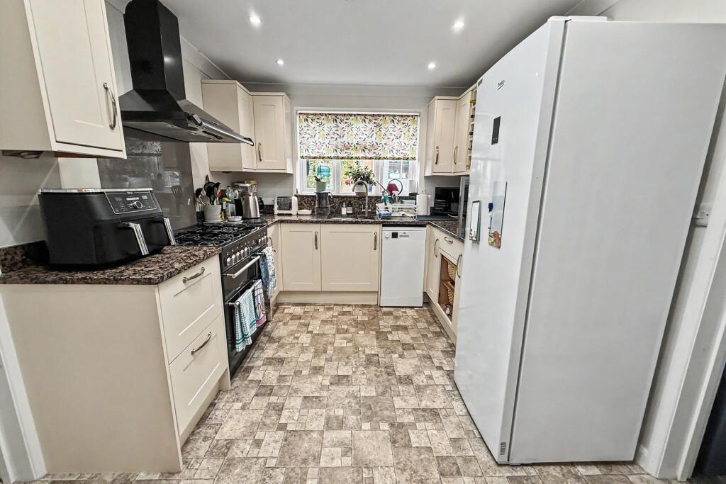 House in Salisbury - View 5