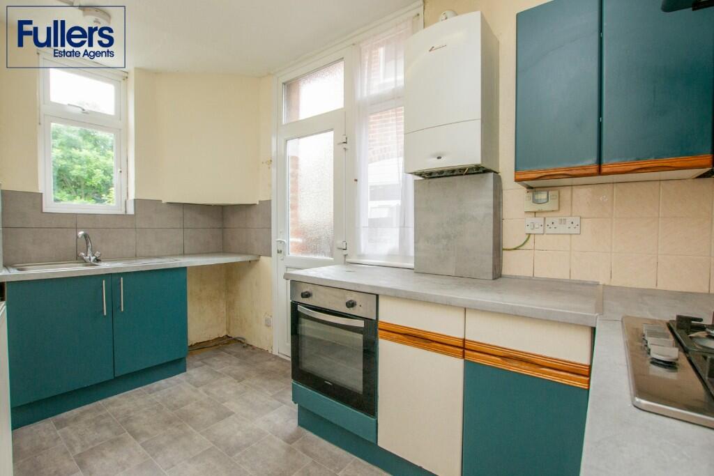Apartment in London, Carterhatch, Southbury - More