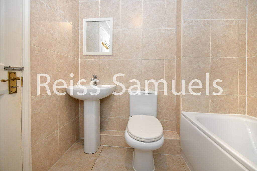5 bedroom terraced house for rent