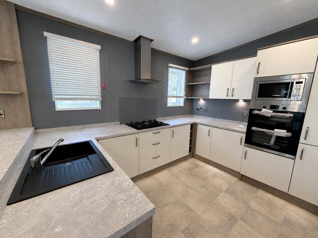House in Tonbridge - More