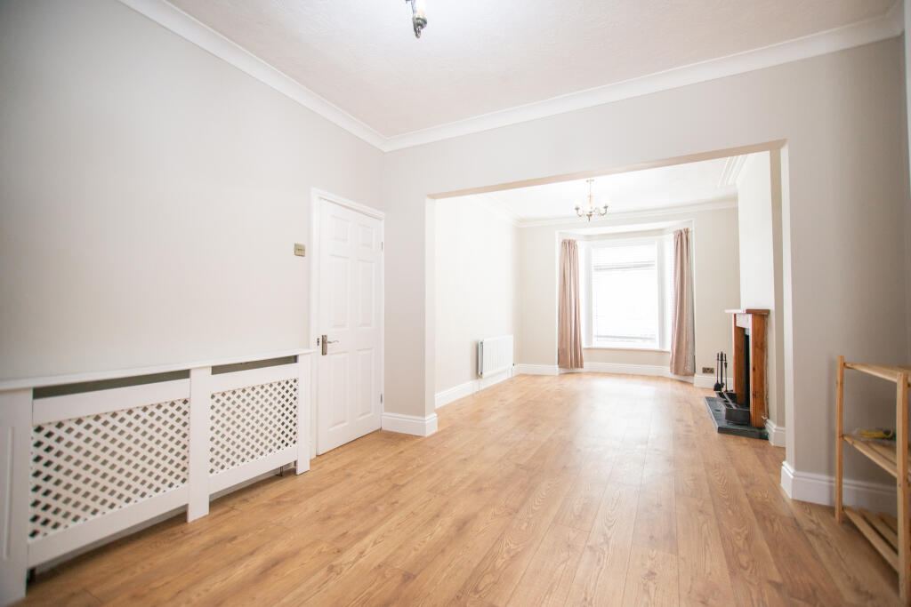 House in Hull - View 4