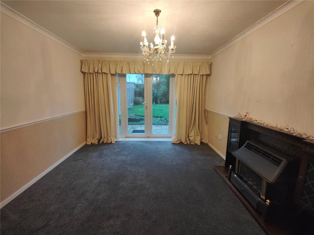 Lambourne Close, Great Wyrley, Walsall, Staffordshire, WS6 photo 4