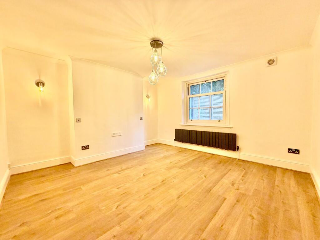 Apartment in London - More