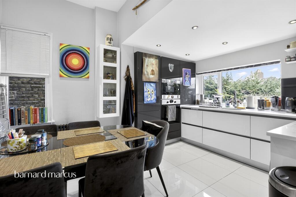 Apartment in London - View 4