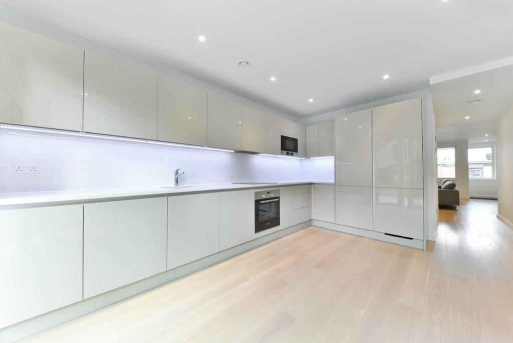 3 bedroom flat for rent