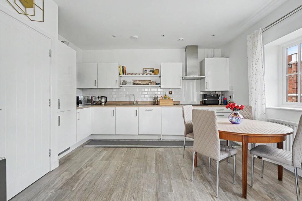 Apartment in Stevenage - View 5