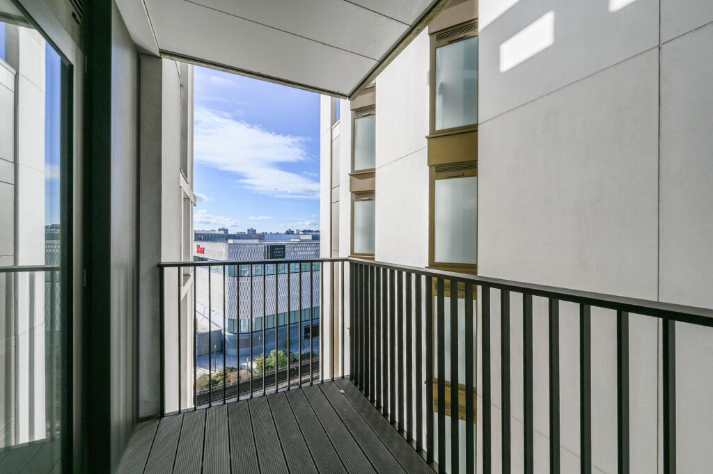 Apartment in London - More