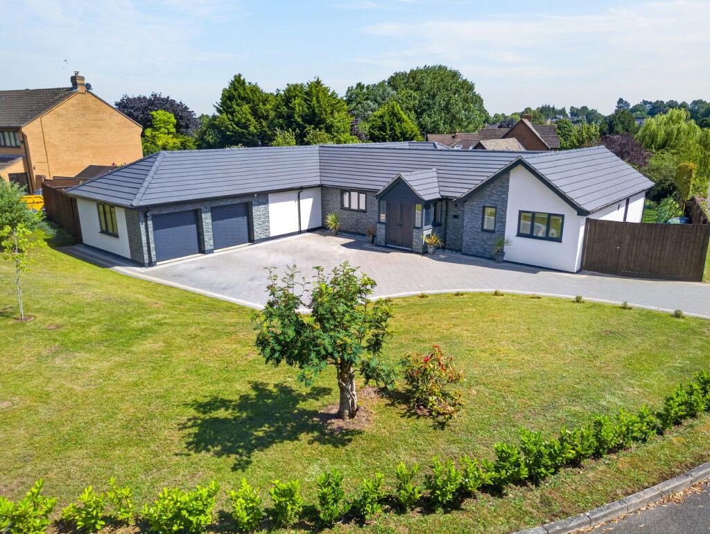 Main image of property: White Delves, Wellingborough, NN8 5XW