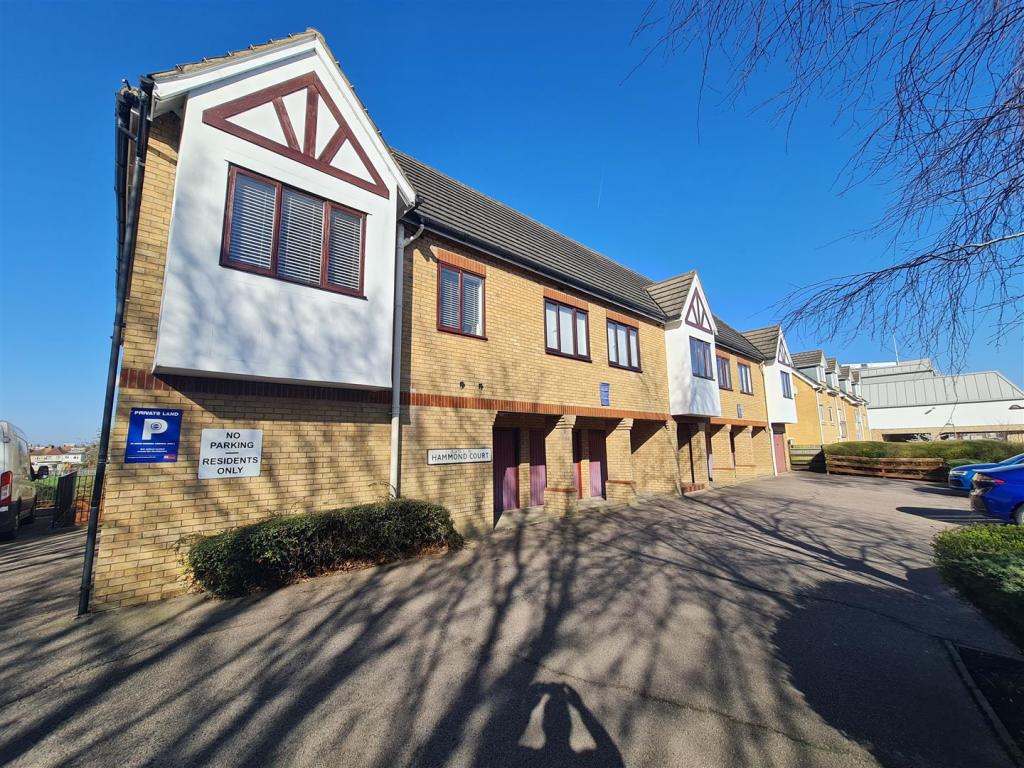 Apartment in Romford - View 2