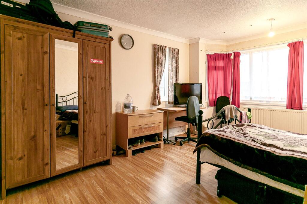 6 bedroom detached house for rent