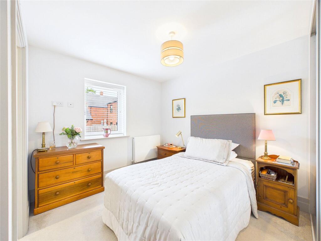 House in Worcester - View 4