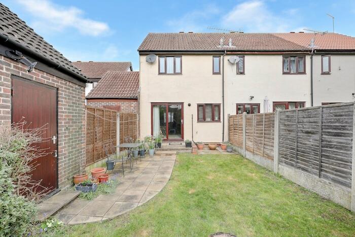 House in Epping Forest, Ongar - View 2
