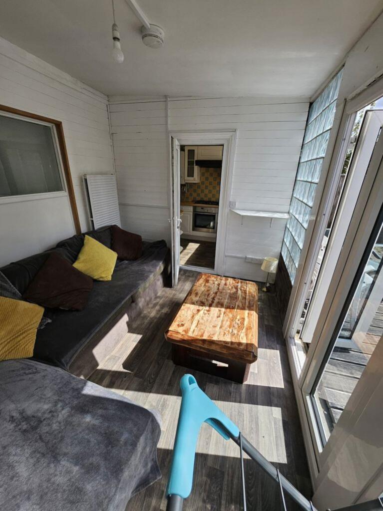 Additional image 4 of Student Five Double Bedrooms, Redhill (P05494)