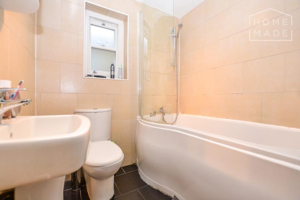 Apartment in London - More