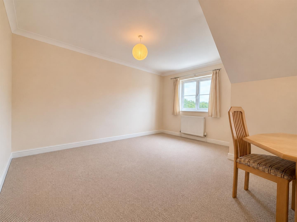 Apartment in Portsmouth - View 4