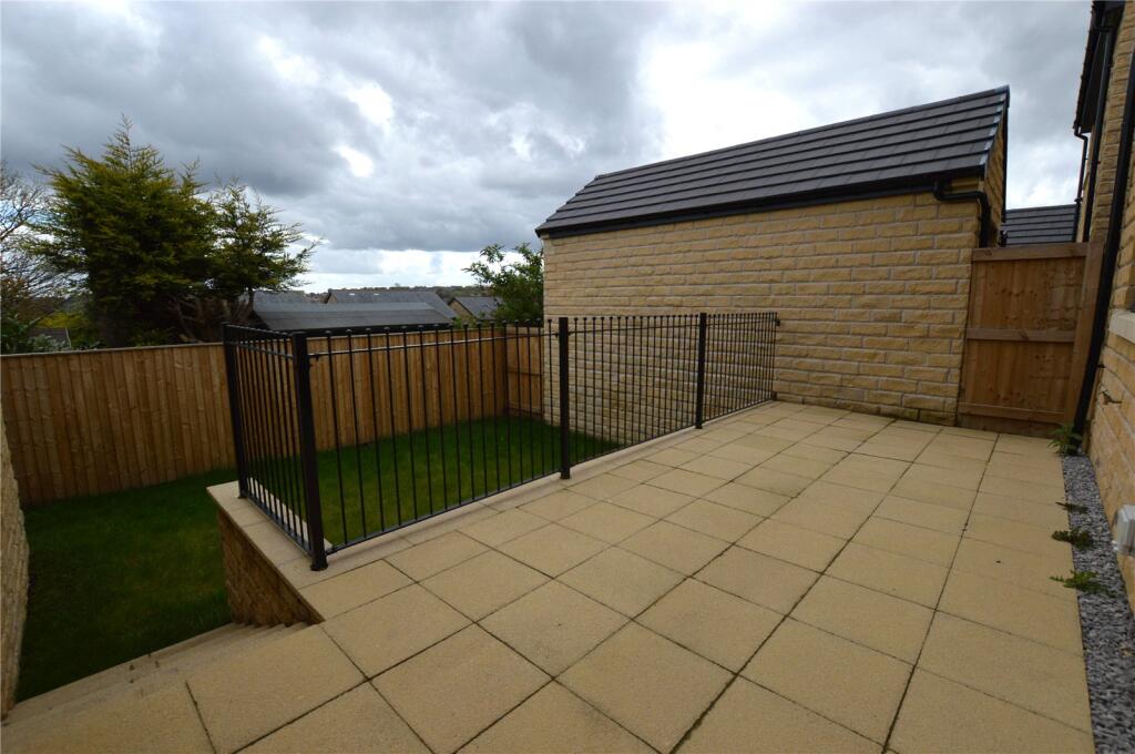 House in Bradford, Thackley, Idle - More