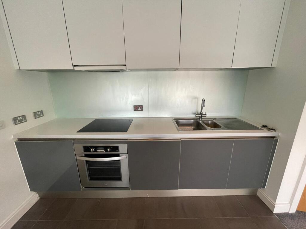 Apartment in Liverpool - More