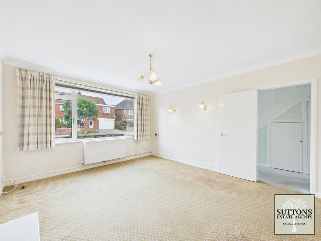 Knoll Drive, Styvechale, Coventry, West Midlands, CV3 5BT photo 4