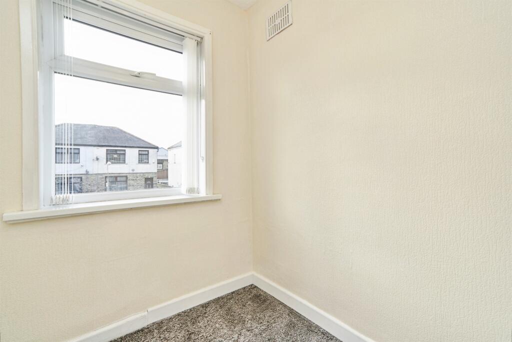 Additional image 10 of Thornbury Crescent, Bradford