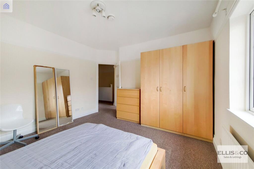 Apartment in Harrow - More