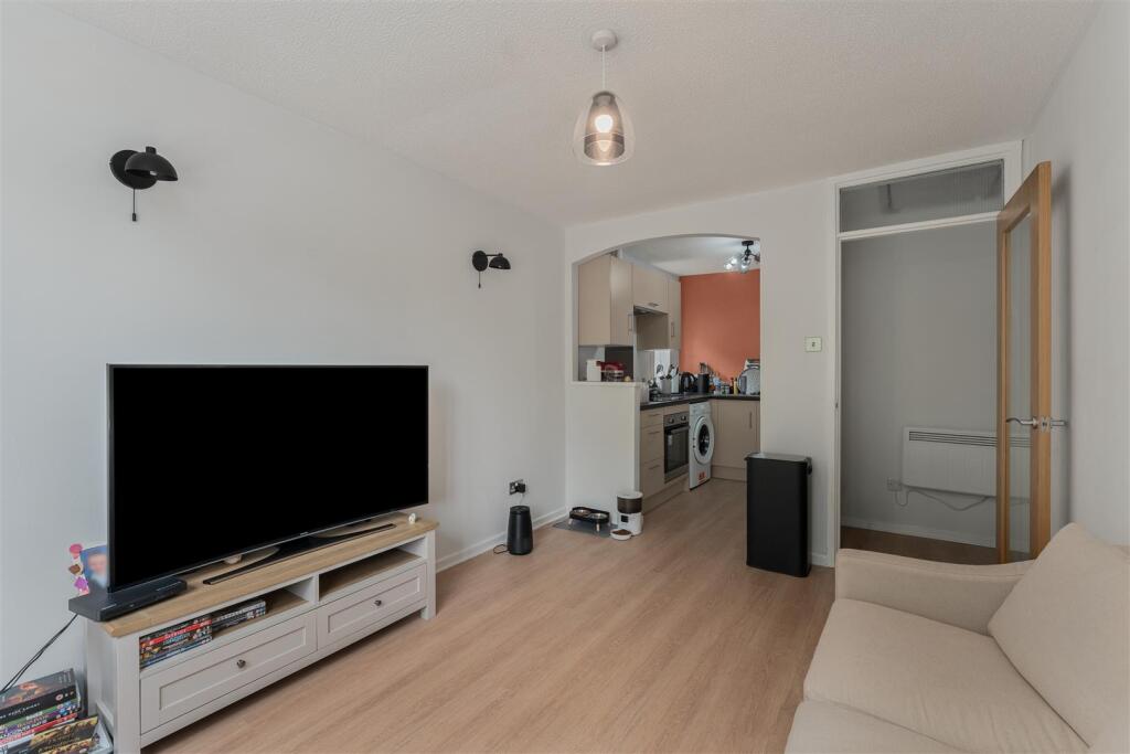 Apartment in Cherwell, Ruscote, Banbury - View 3