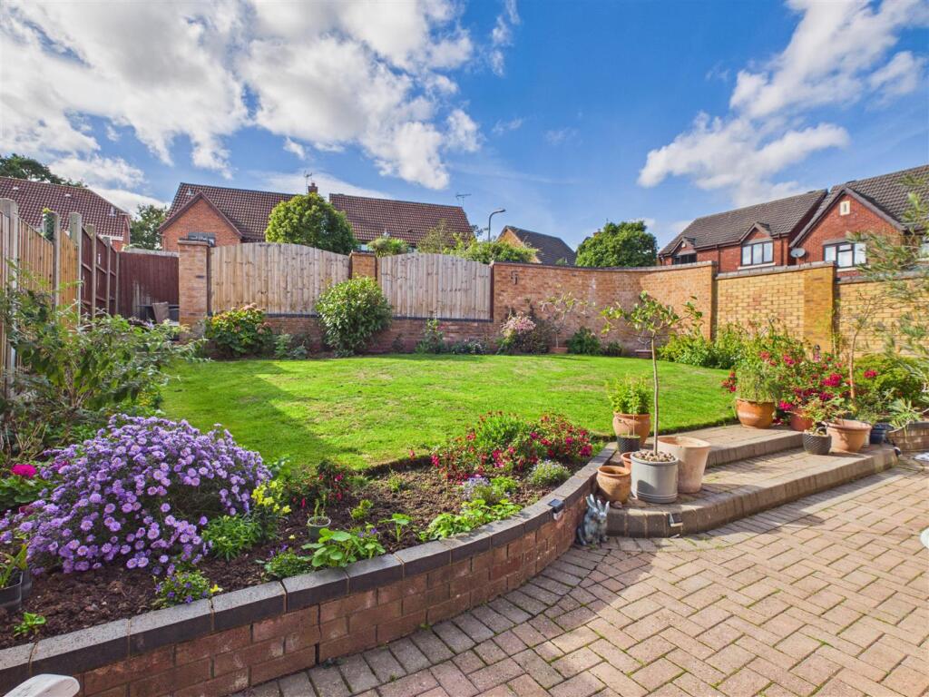 House in Worcester, Lyppard Grange, Warndon - View 3