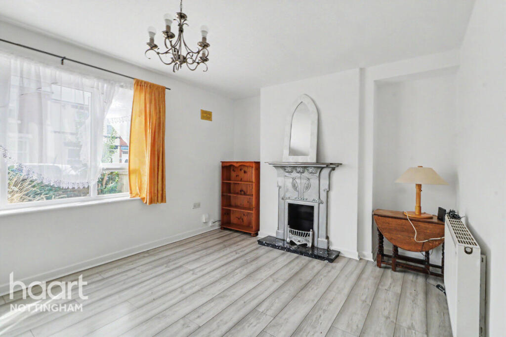 House in Nottingham - View 2