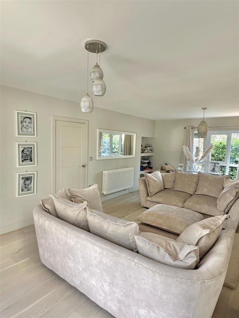 Whitehall Road, New Farnley, Leeds photo 2