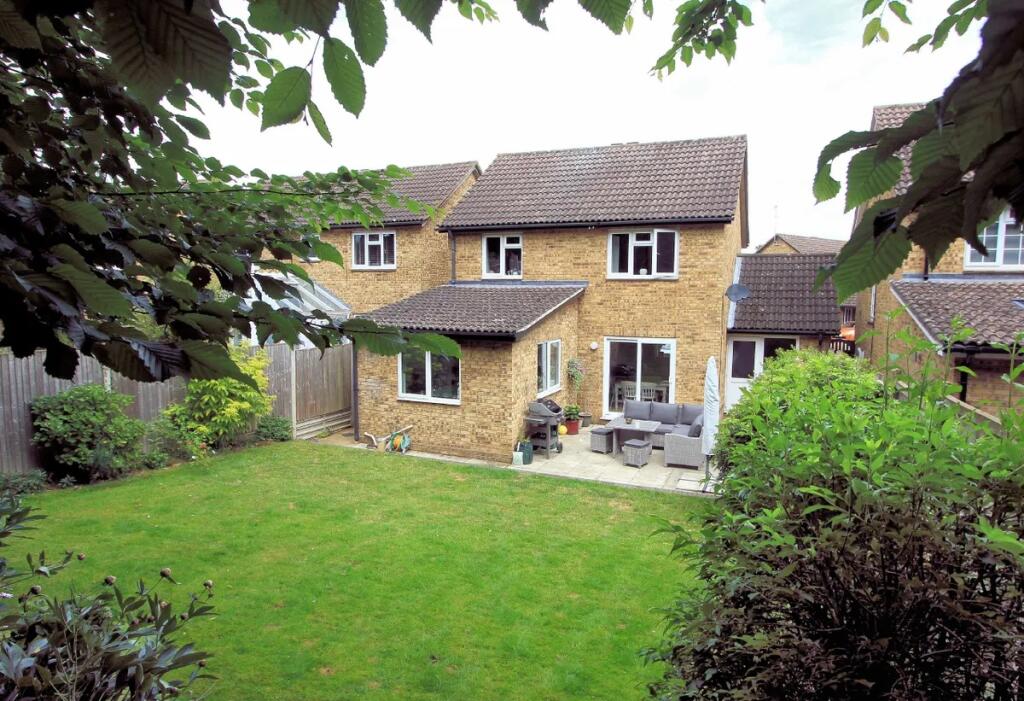 House in Stevenage, Bragbury End - More