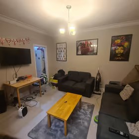 Main image of property: Estcourt Avenue, Leeds, West Yorkshire, LS6
