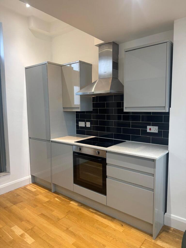 Apartment in London - View 5