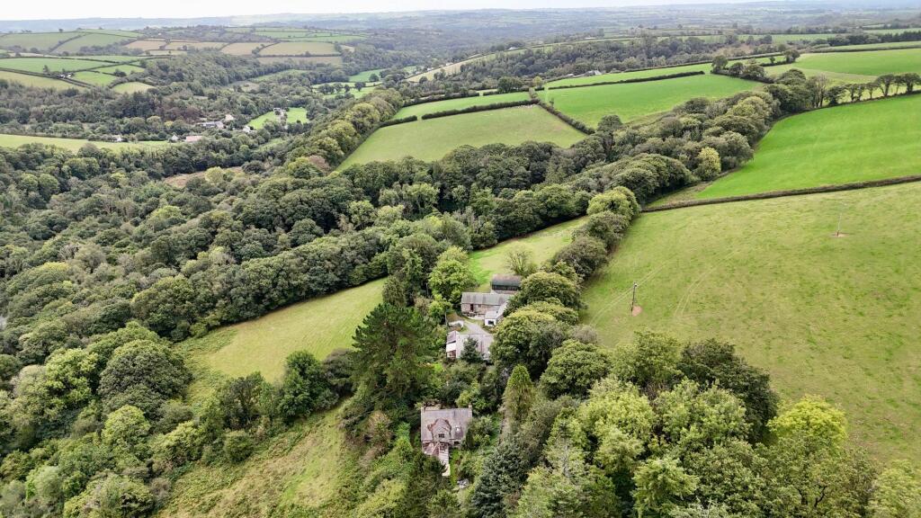 Main image of property: Login, Whitland, SA34