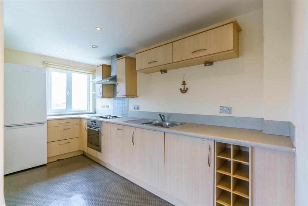 Apartment in Newcastle upon Tyne - View 4