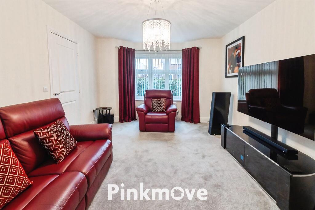 House in Newport - View 4