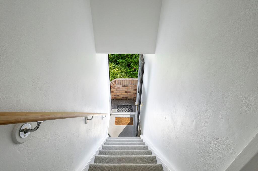Apartment in Newcastle upon Tyne, Coxlodge - View 6