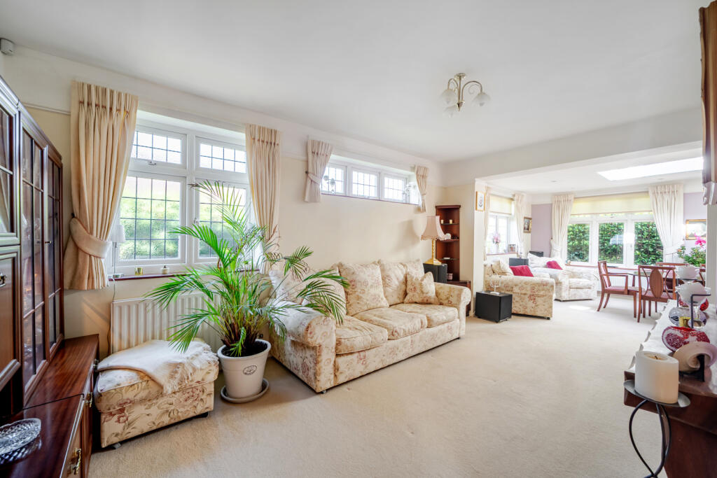 House in Guildford, West Horsley - More