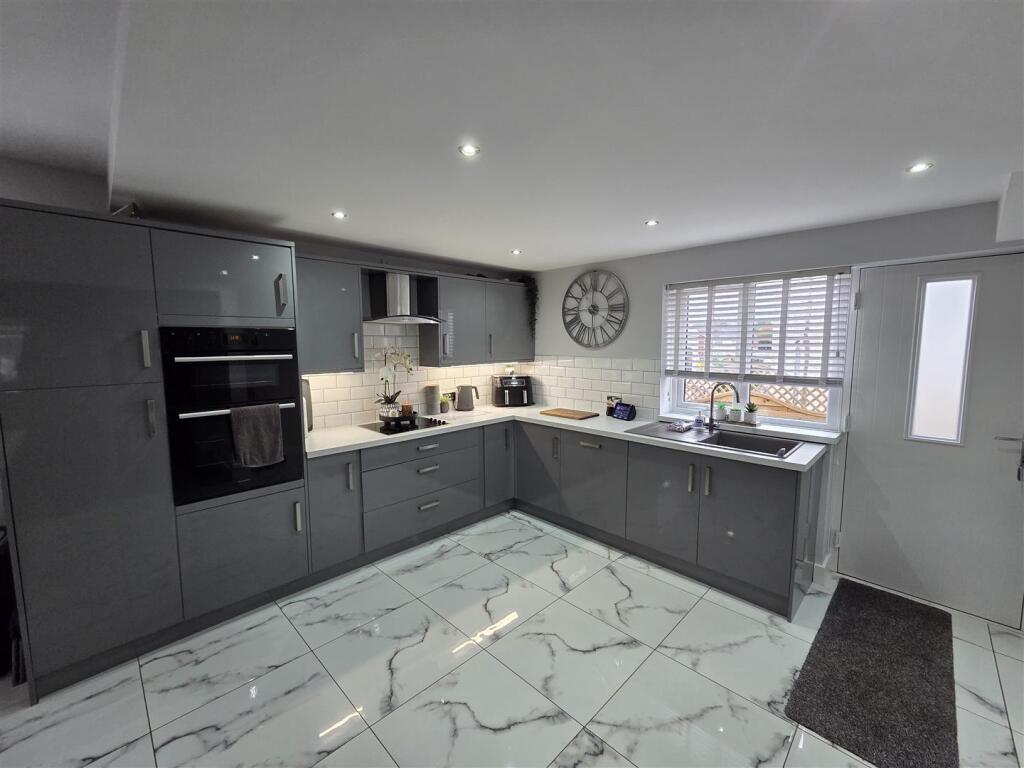 House in Nottingham - View 3