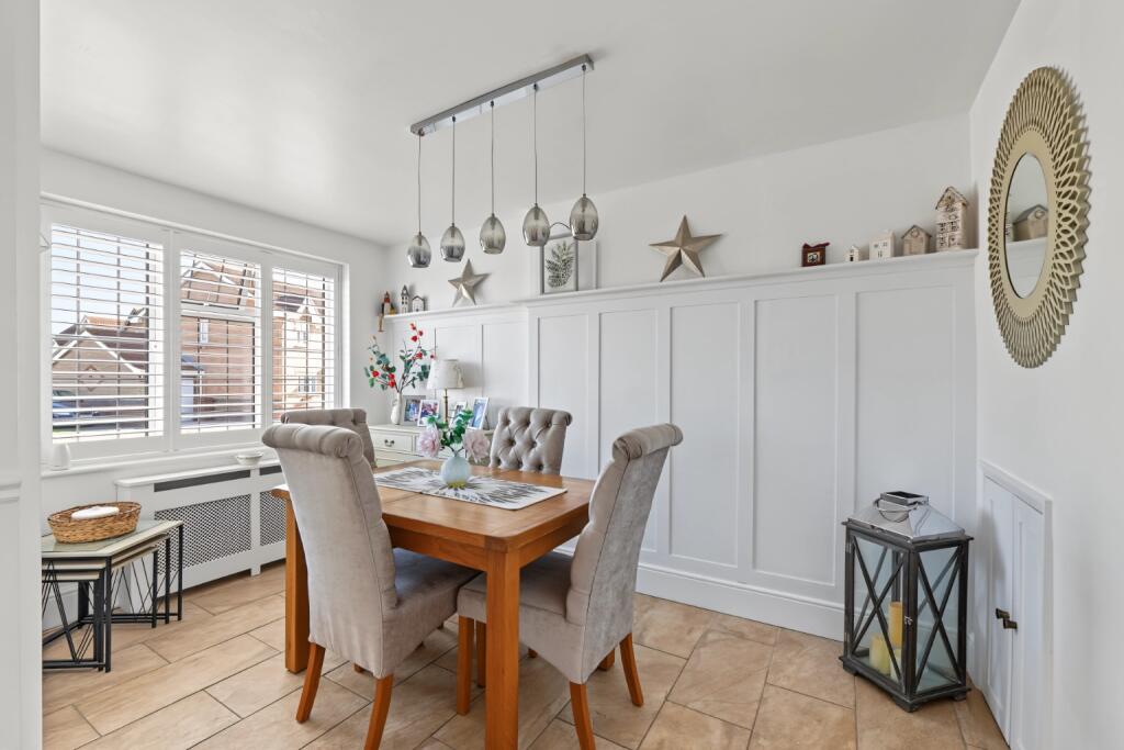 House in Gillingham, East Rainham - View 3