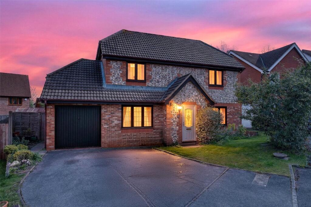 Cambridgeshire Close, Warfield, Bracknell, Berkshire, RG42 photo 3