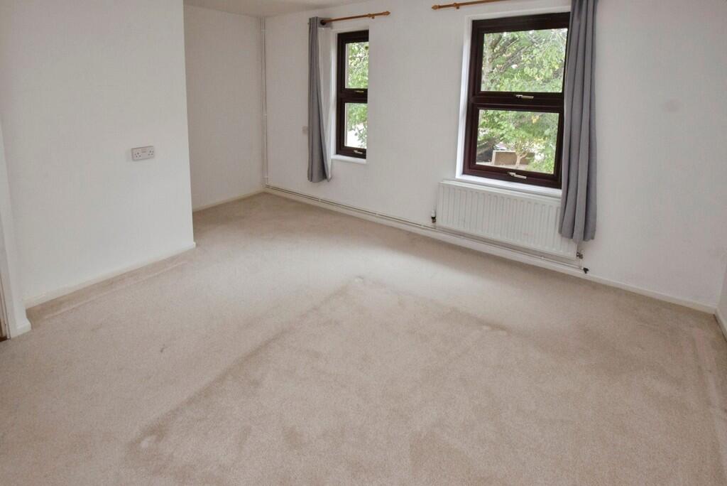 Apartment in Exeter, St Thomas - View 4