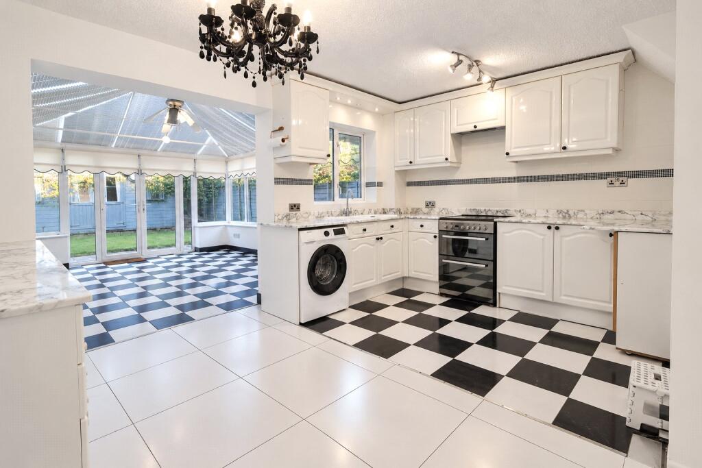 Eagle Drive, Flitwick, Bedfordshire, MK45 photo 2