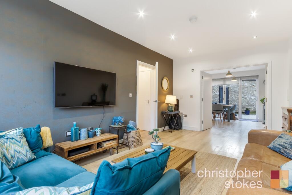 Willow Tree Drive, Waltham Cross, Hertfordshire, EN8 7FL photo 4