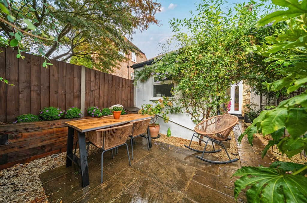 House in London, Hawkwood, Chislehurst - View 3