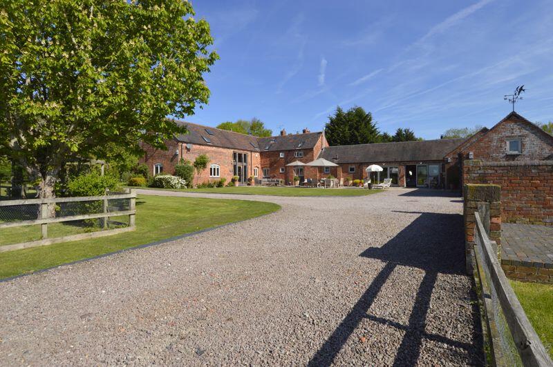 Swallows Barn, Donington Lane, Albrighton photo 2