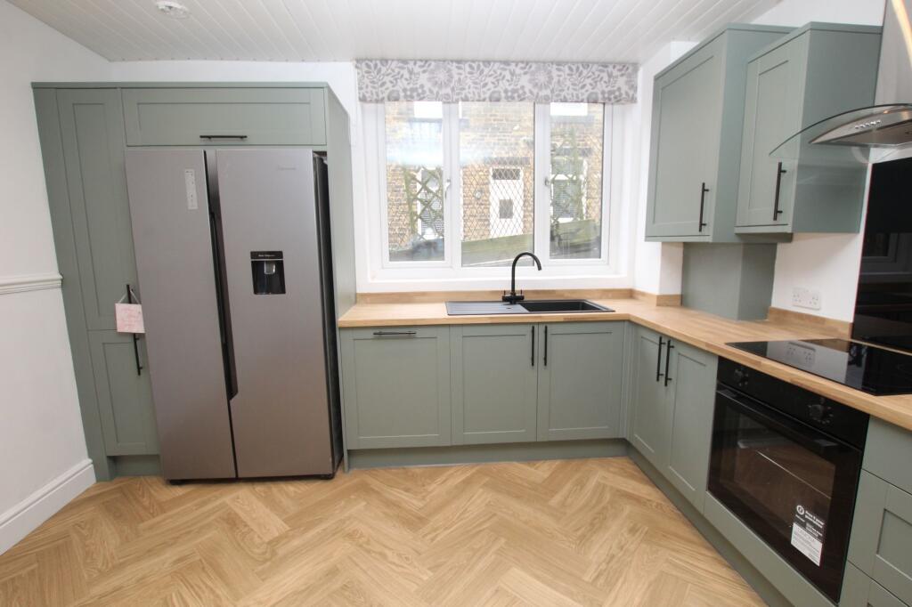 House in Calderdale, Bottoms, Todmorden - View 4