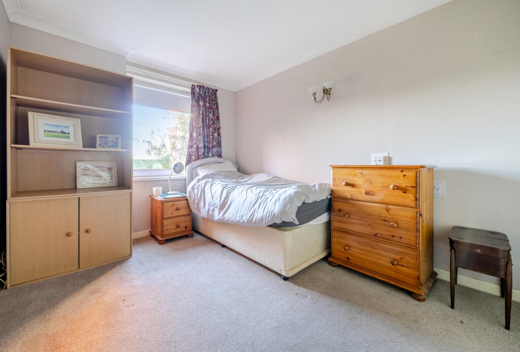 Apartment in Cheltenham, Warden Hill, Lansdown - More