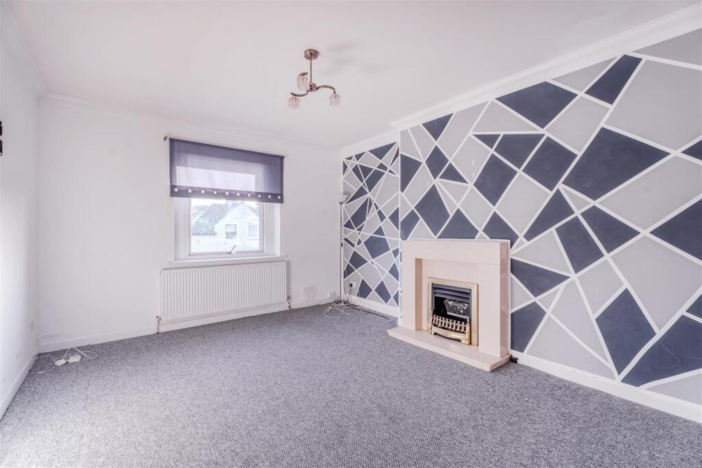 Apartment in Mossend, Milnwood - View 3